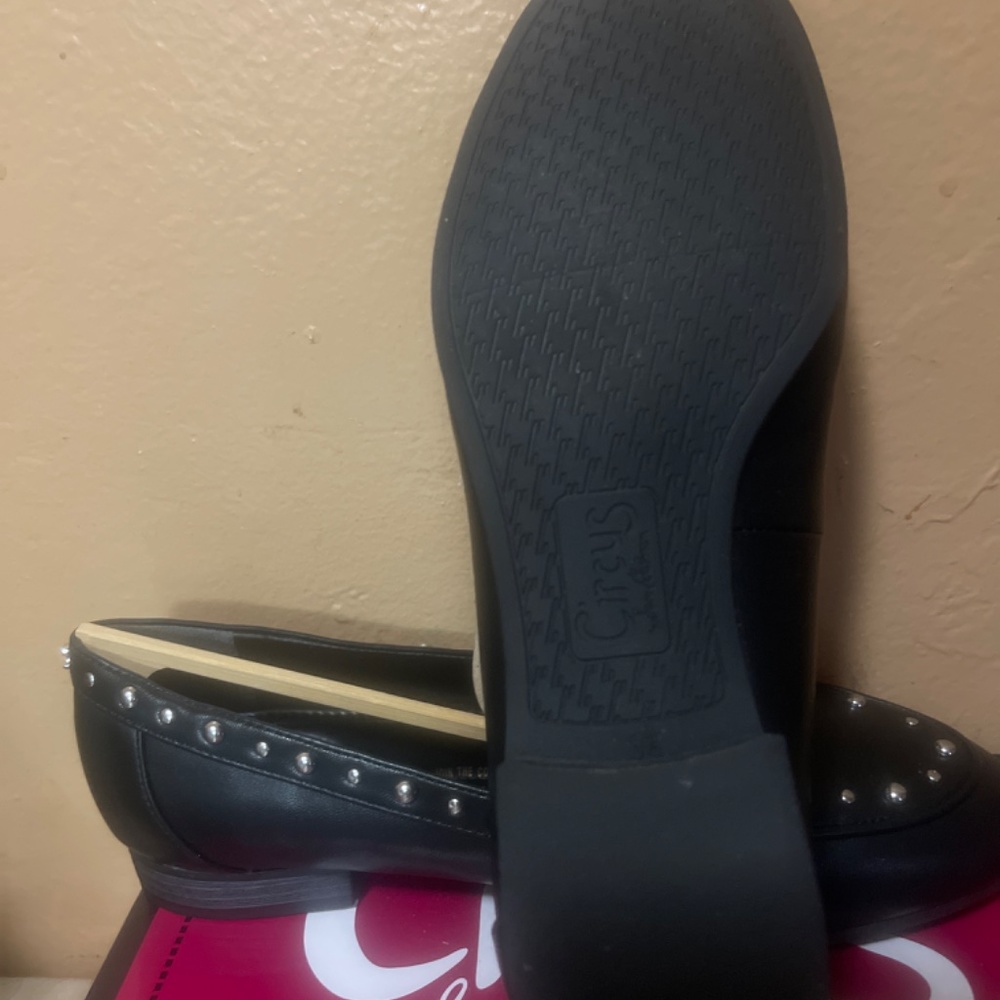 Shoes - Picture 2 of 3